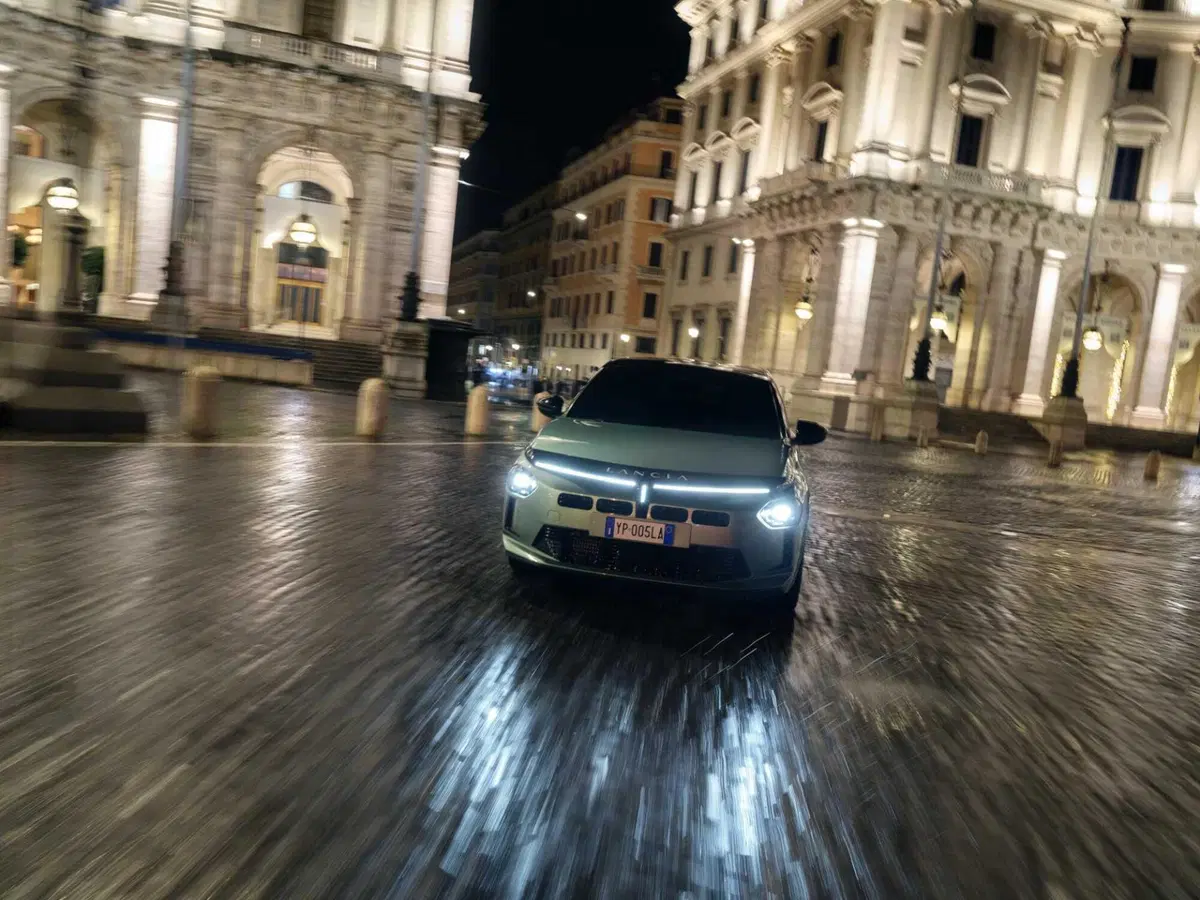 Lancia Ypsilon Turbo 100: la nuova citycar benzina debutta nei porte aperte del 16 e 17 maggio (3)