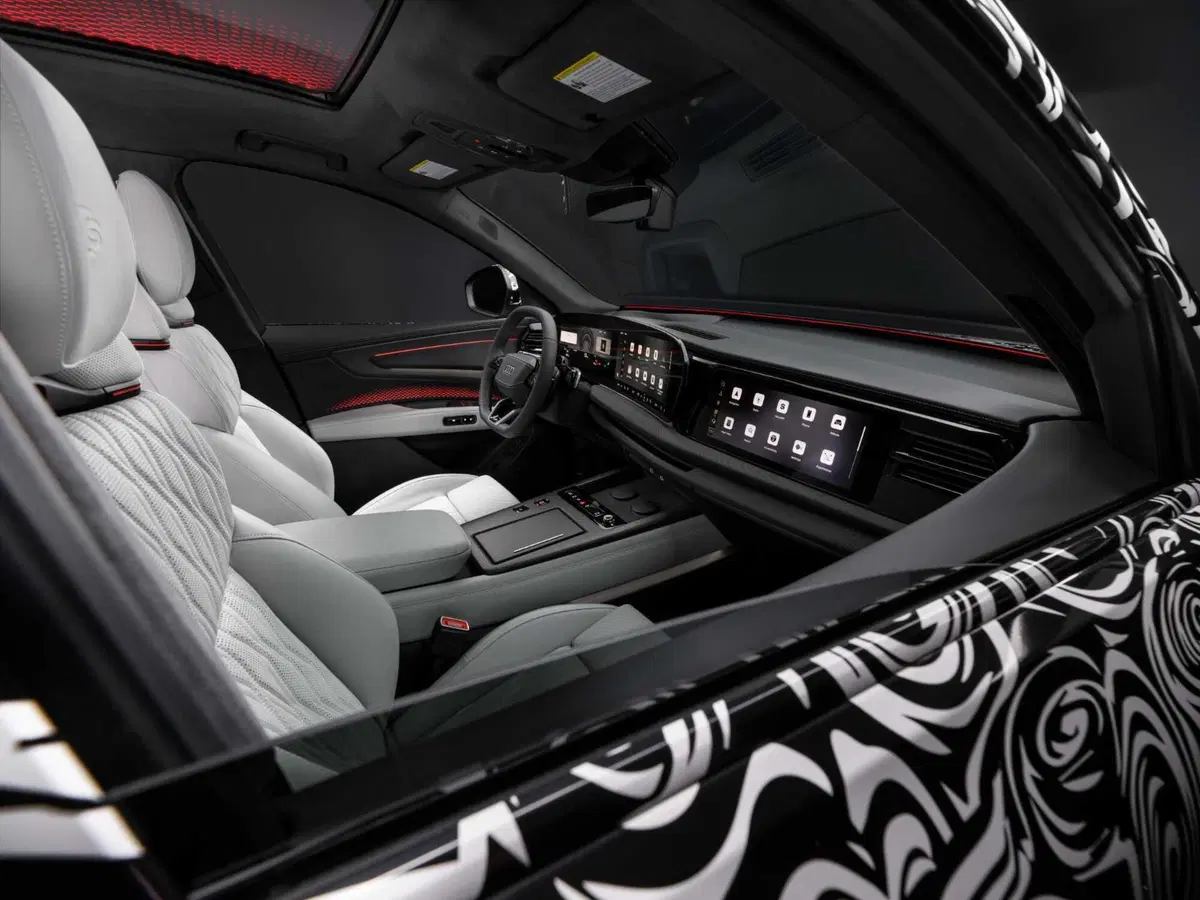 Nuova Audi Q9, dentro il SUV di lusso di Ingolstadt: porte elettriche, sette posti e 4D Sound (2)