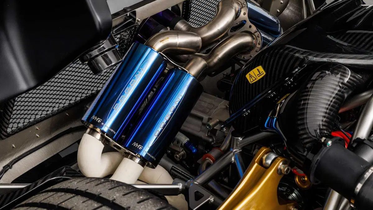 Motore V12 AMG (2)