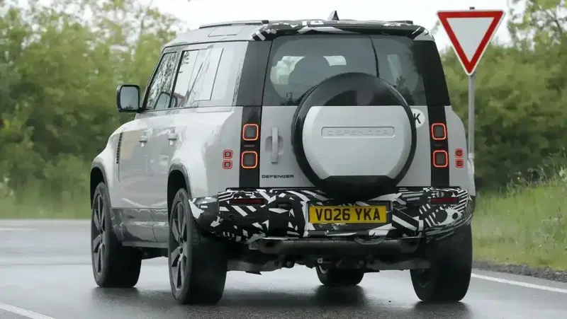 Retro Land Rover Defender