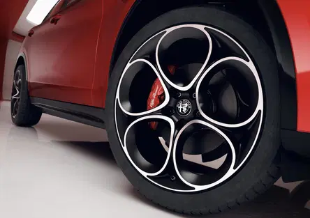 Alfa Romeo Stelvio cambia ancora: arriva l’aggiornamento Euro 7 che ne allunga la vita