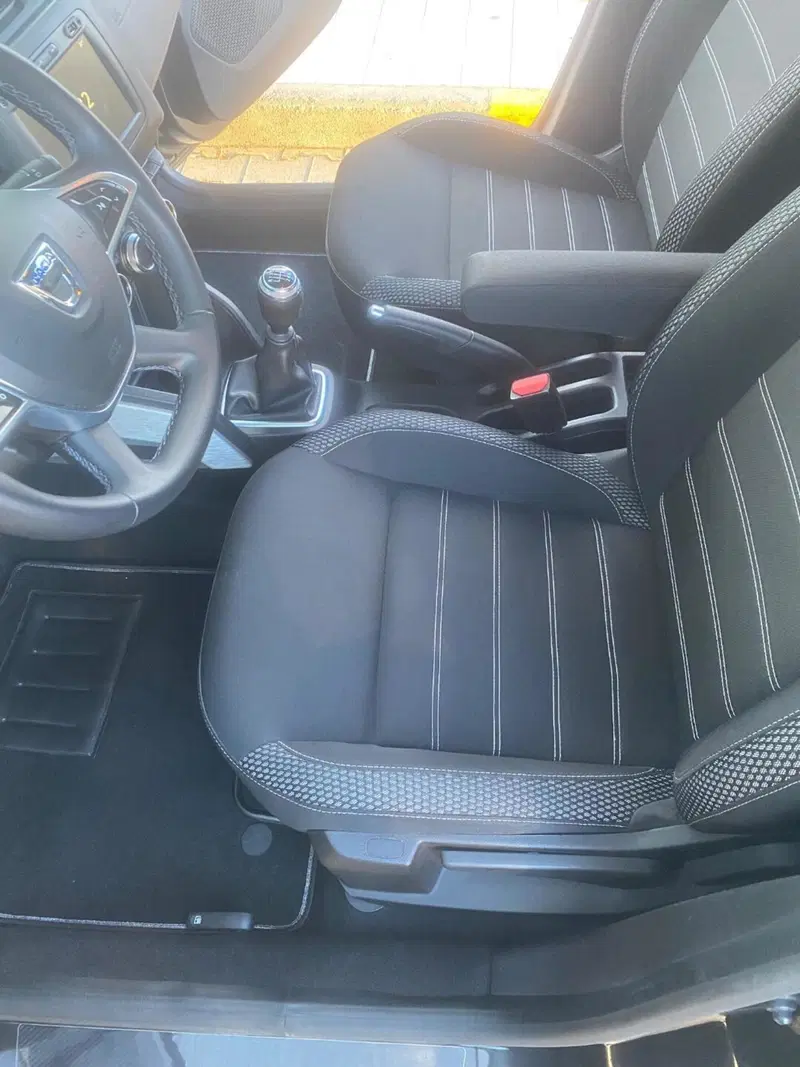 Dacia Duster usata a Firenze (9)