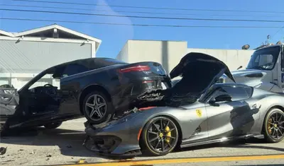 Ferrari 812 Competizione Aperta: una delle 599 si schianta a Malibu contro una Mercedes Classe E