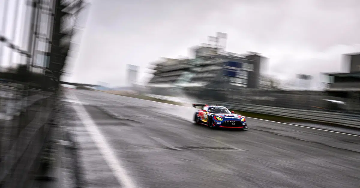 Sold out e un solo obiettivo: la storia. Guida completa alla 24 Ore del N&uuml;rburgring 2026 con Max Verstappen