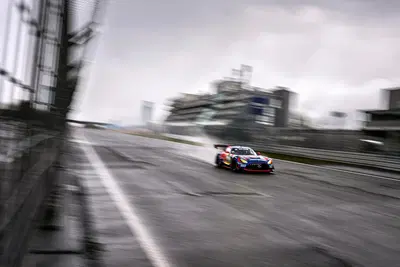 Sold out e un solo obiettivo: la storia. Guida completa alla 24 Ore del N&uuml;rburgring 2026 con Max Verstappen