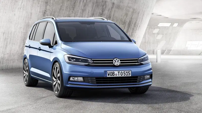 Volkswagen Touran, fine produzione ufficiale: addio alla monovolume per famiglie dopo 23 anni