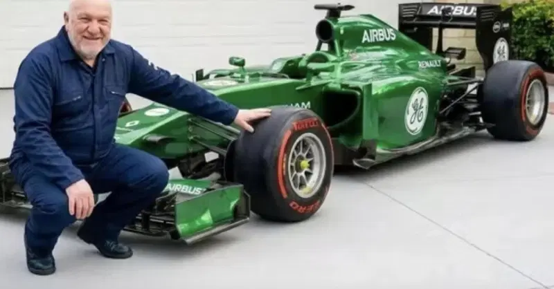 Si costruisce una Formula 1 in garage partendo da una scocca rotta: ci ha messo 10 anni e 166.000 euro