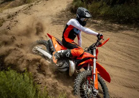 KTM rinnova la gamma XC e XC-F 2027: ecco le nuove Cross Country