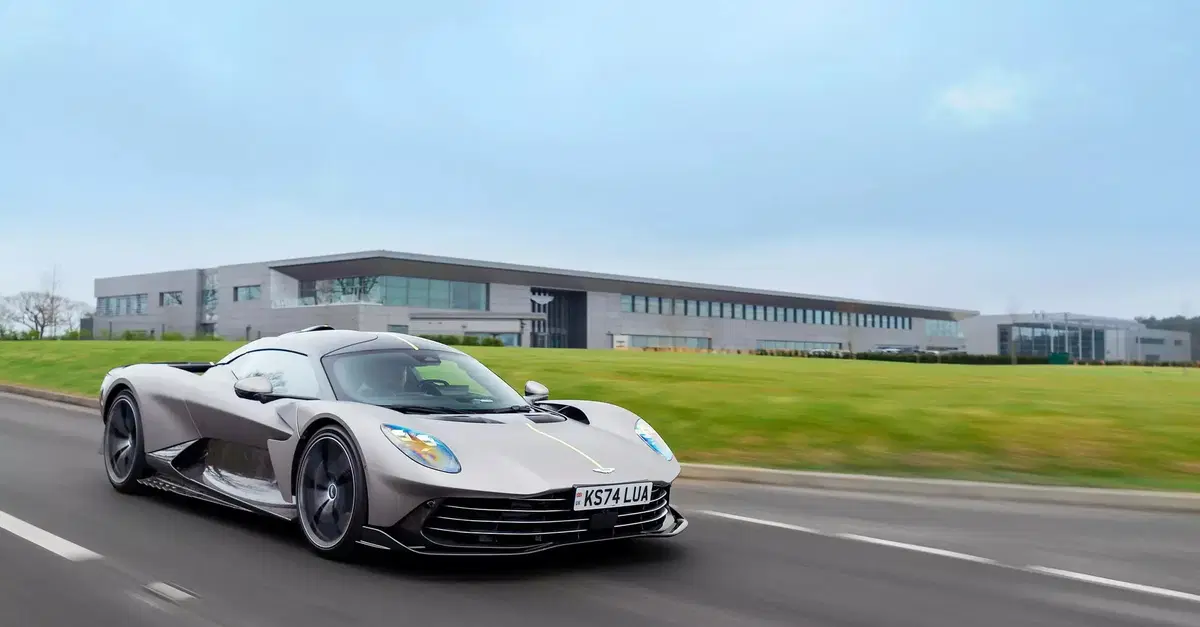 Aston Martin cerca liquidit&agrave;: nuova iniezione di capitali per salvare il marchio britannico
