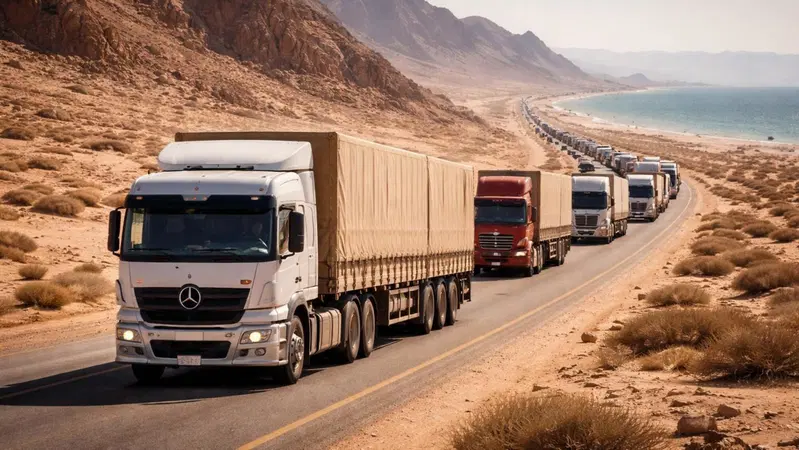 Crisi di Hormuz, migliaia di camion nel deserto al posto delle navi: come il Golfo sta riscrivendo le rotte del commercio globale