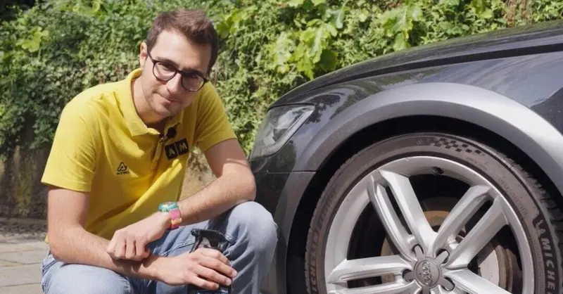 Lavare un&rsquo;auto non basta pi&ugrave;: ecco i segreti per mantenerla davvero nel tempo.