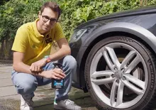Lavare un’auto non basta più: ecco i segreti per mantenerla davvero nel tempo.