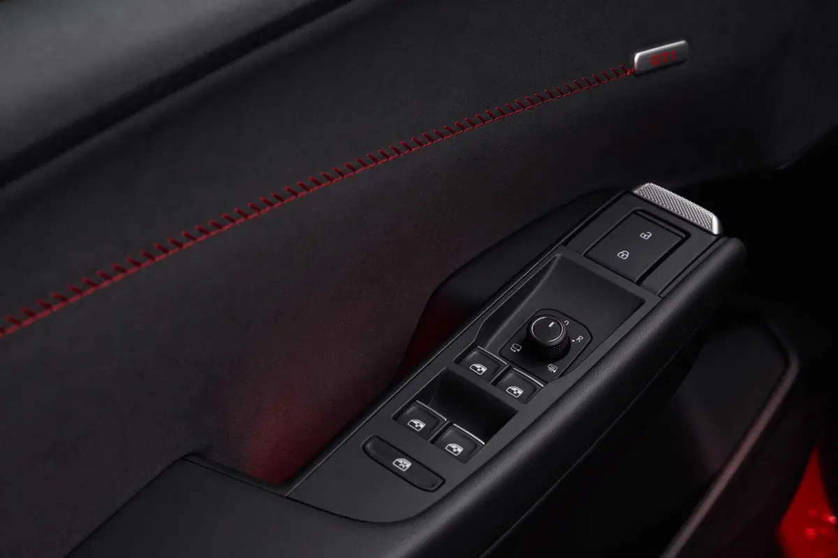 Volkswagen ID. Polo GTI: la prima GTI elettrica in 50 anni di storia | Esterni, interni e caratteristiche [VIDEO] (10)