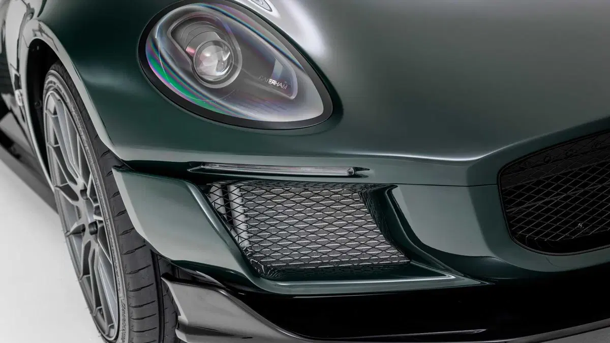 Caterham Project V, la sportiva elettrica britannica gira in pista: 268 CV e l'eco della Ferrari F355 (2)