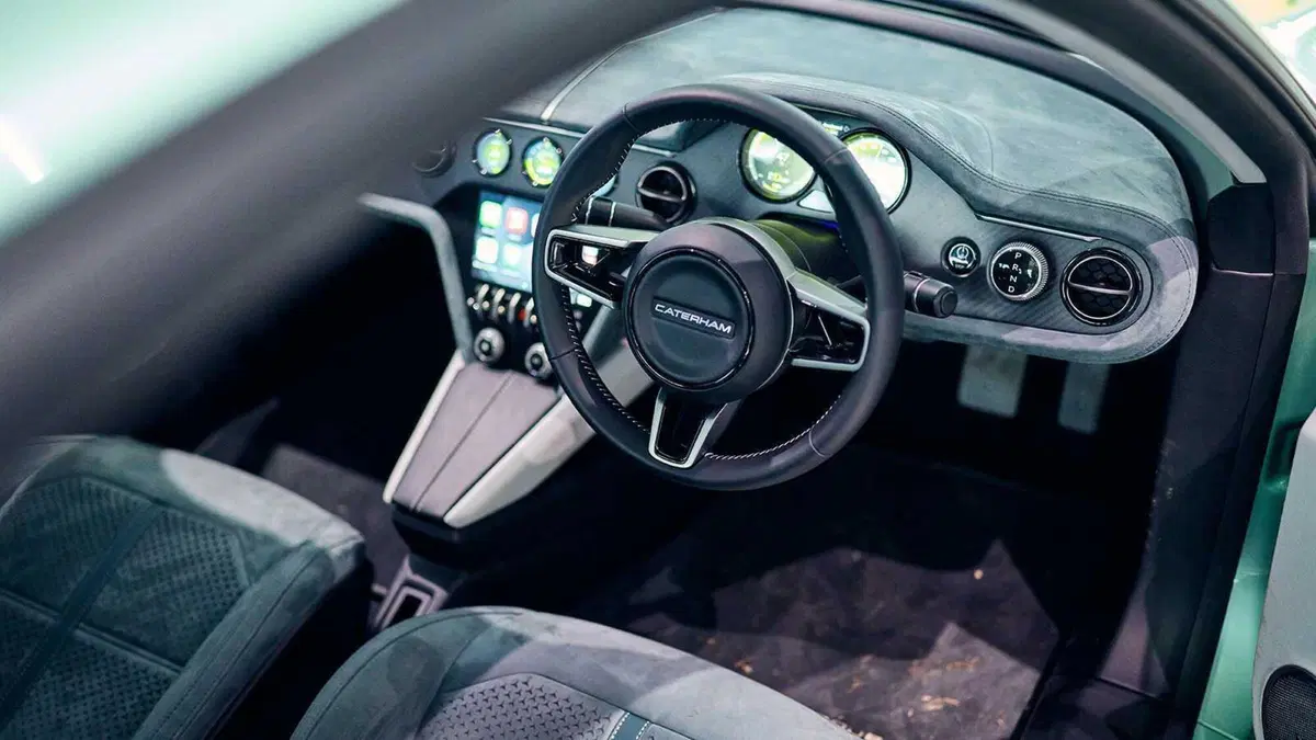 Caterham Project V, la sportiva elettrica britannica gira in pista: 268 CV e l'eco della Ferrari F355 (11)