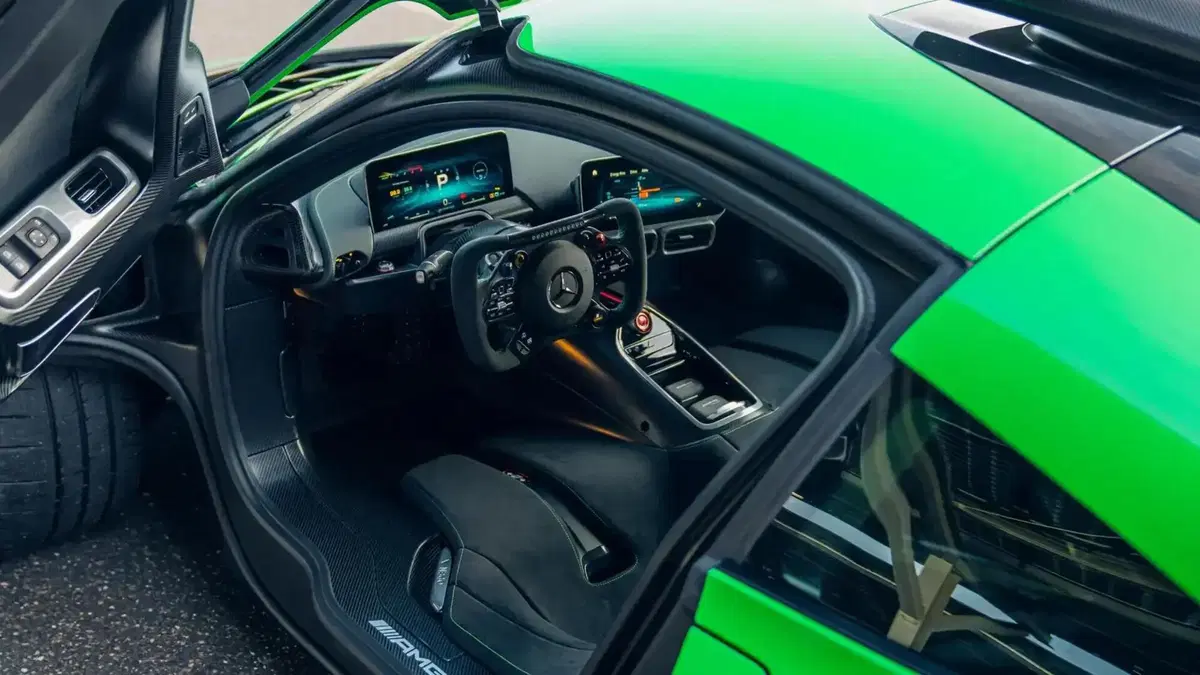 Mercedes-AMG One in vendita dopo soli 185 km: il tagliando costa quasi quanto un'auto nuova (4)