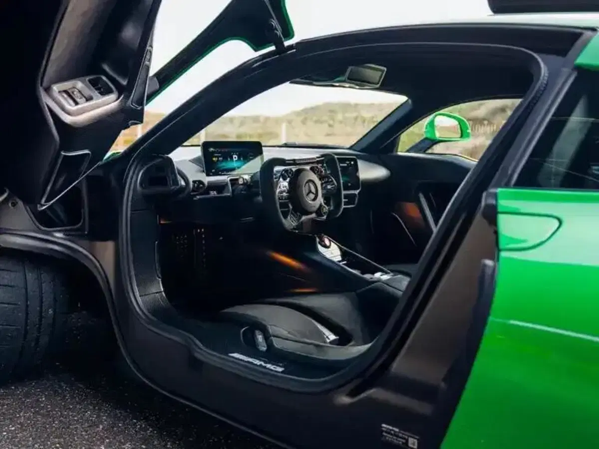 Mercedes-AMG One in vendita dopo soli 185 km: il tagliando costa quasi quanto un'auto nuova (15)