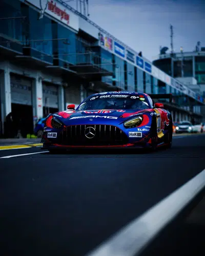 L&rsquo;Italia in pole alla 24 Ore del N&uuml;rburgring: Lamborghini ruba la scena alla Mercedes di Max Verstappen