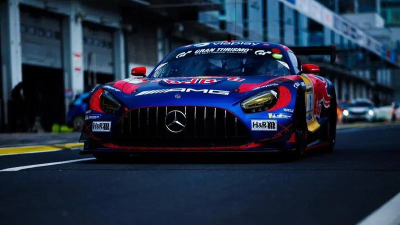 L&rsquo;Italia in pole alla 24 Ore del N&uuml;rburgring: Lamborghini ruba la scena alla Mercedes di Max Verstappen