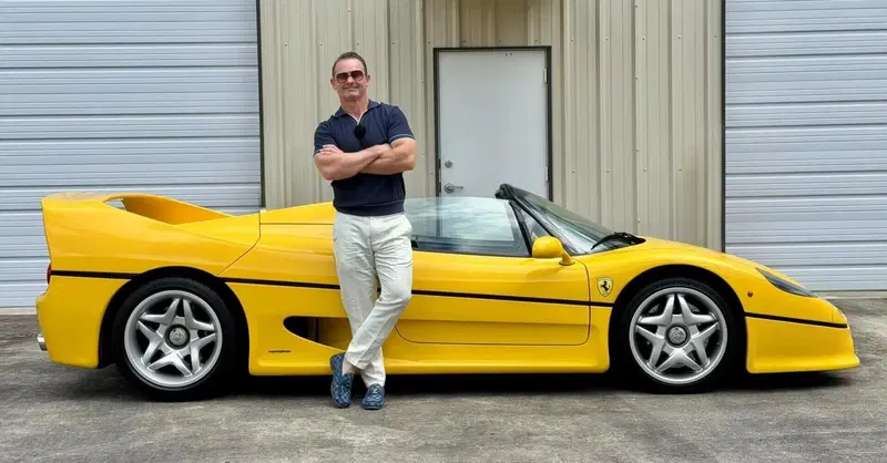 Ha rifiutato 12 milioni di dollari per la sua Ferrari F50: la storia del collezionista che preferisce guidare i sogni