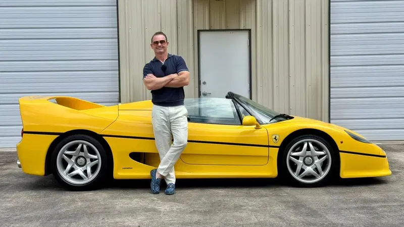 Ha rifiutato 12 milioni di dollari per la sua Ferrari F50: la storia del collezionista che preferisce guidare i sogni