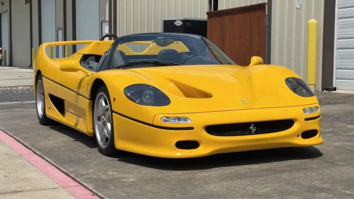 Ha rifiutato 12 milioni di dollari per la sua Ferrari F50: la storia del collezionista che preferisce guidare i sogni (9)