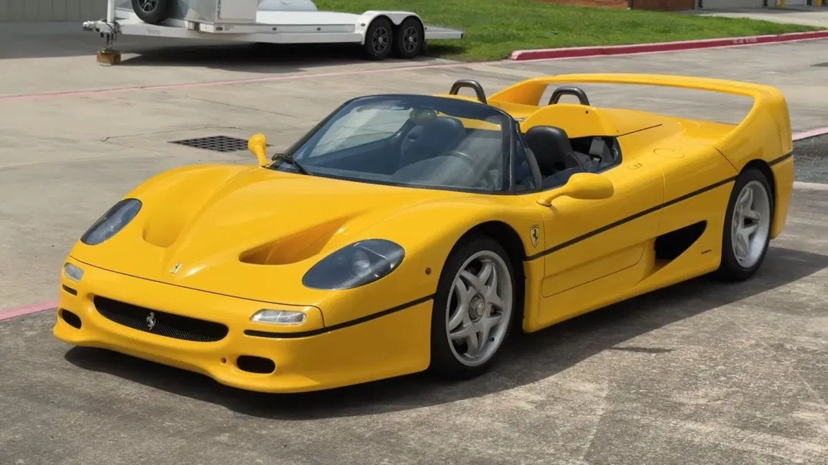 Ha rifiutato 12 milioni di dollari per la sua Ferrari F50: la storia del collezionista che preferisce guidare i sogni (11)