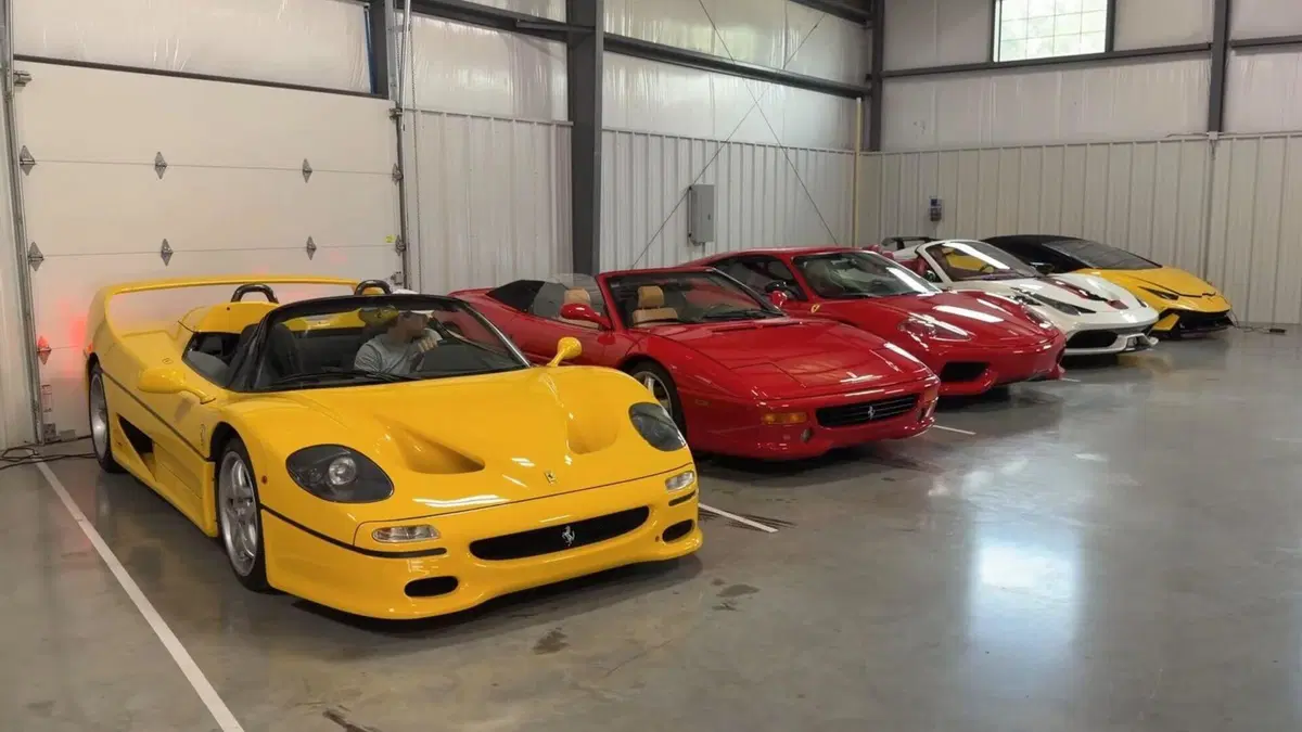 Ha rifiutato 12 milioni di dollari per la sua Ferrari F50: la storia del collezionista che preferisce guidare i sogni (10)