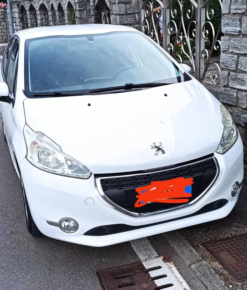 Peugeot 208 usata a Varese (7)