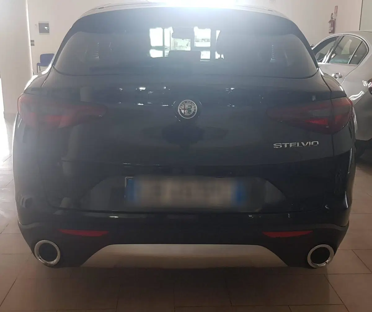 Alfa Romeo Stelvio usata a Barletta-Andria-Trani (9)