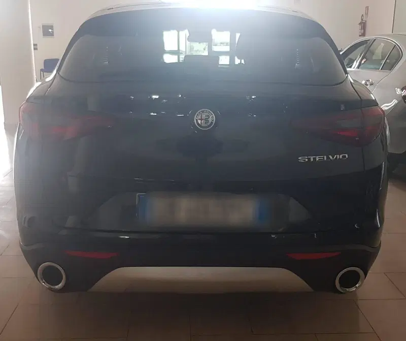 Alfa Romeo Stelvio usata a Barletta-Andria-Trani (9)