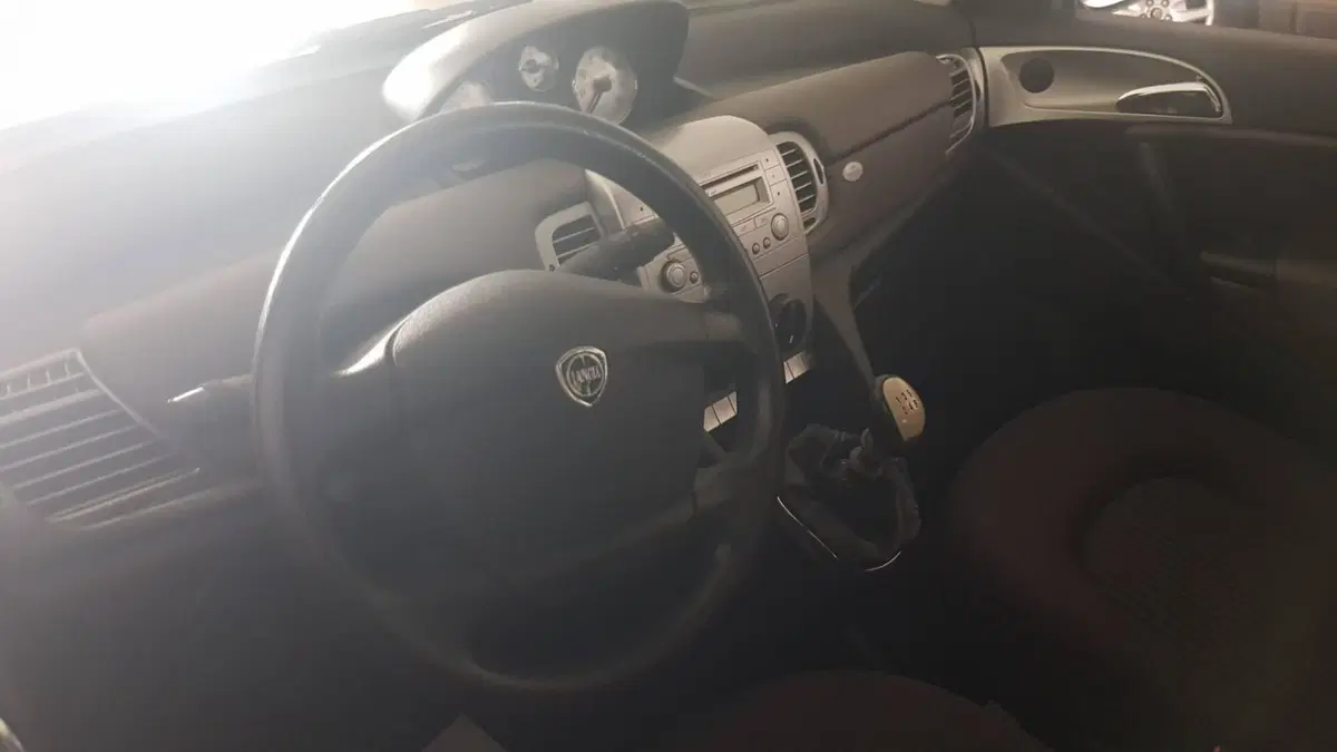 Lancia Ypsilon usata a Barletta-Andria-Trani (2)