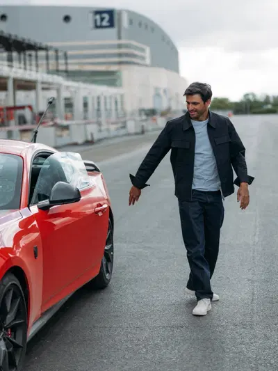 &ldquo;Un sogno che si avvera&rdquo;: Carlos Sainz svela in anteprima il nuovo circuito di F1 (e c&rsquo;&egrave; una curva da brividi)