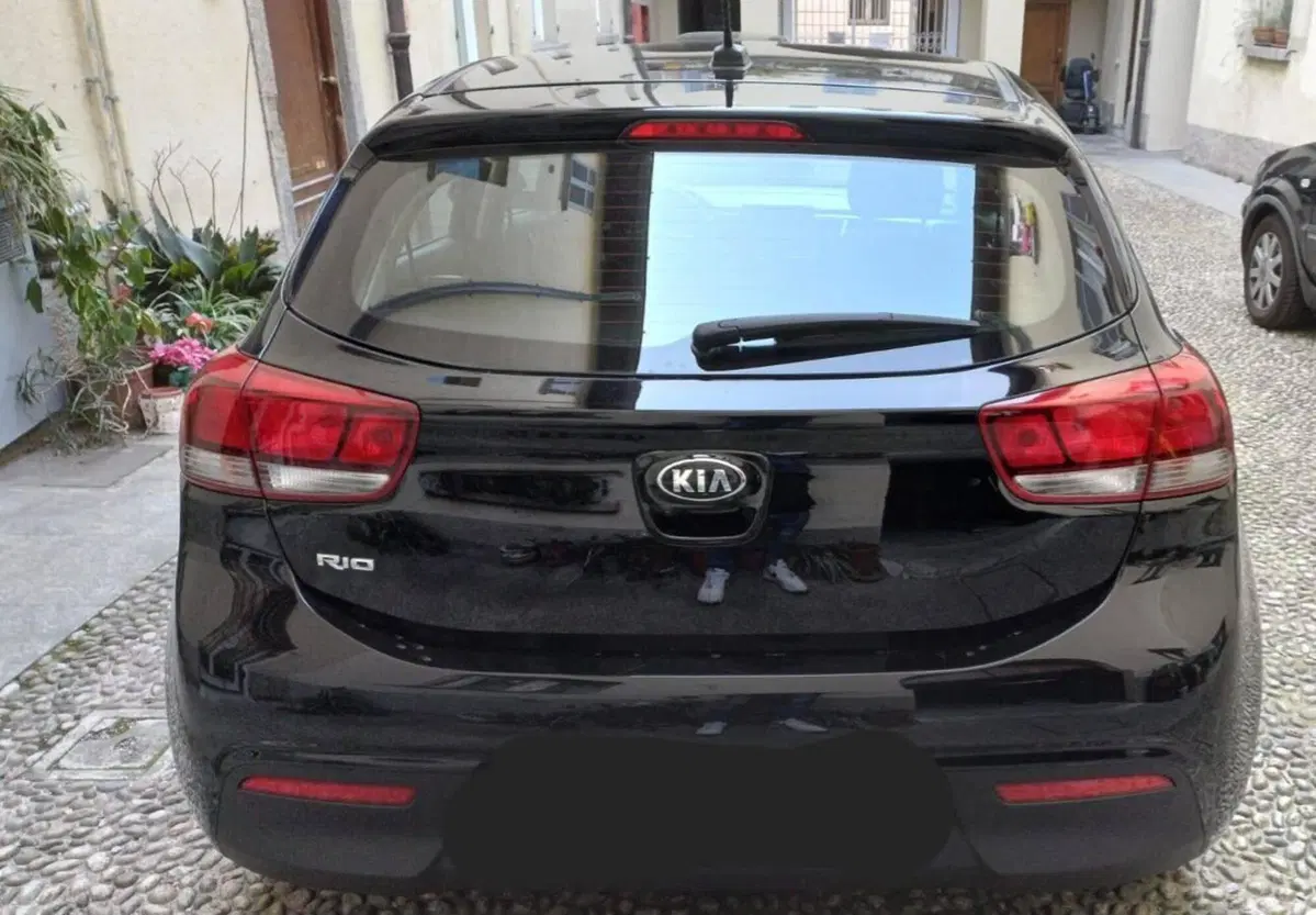 Kia Rio usata a Como (4)