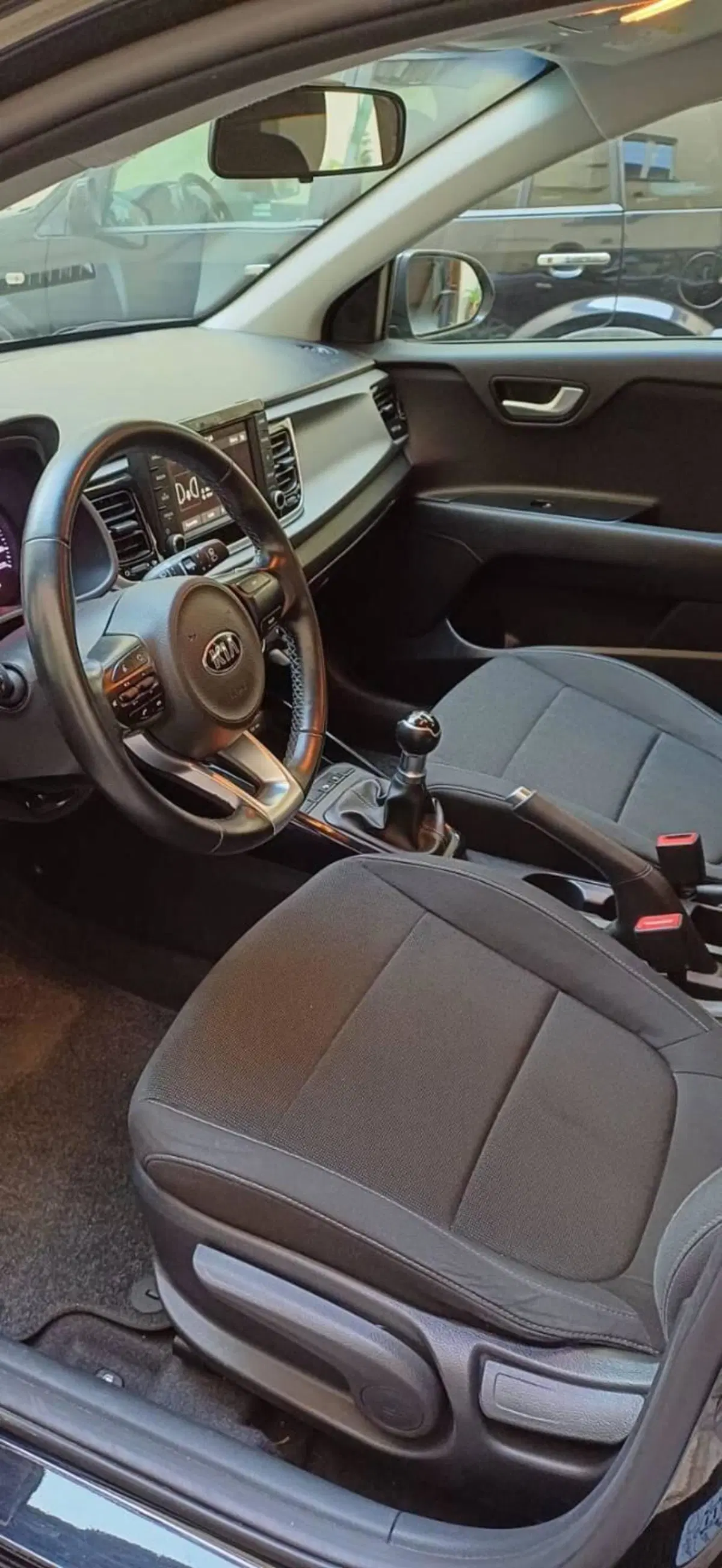 Kia Rio usata a Como (5)