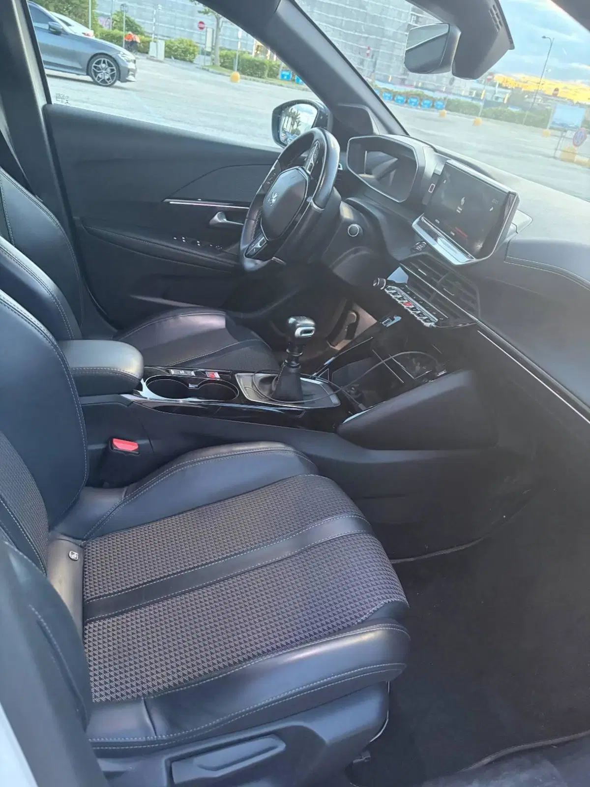 Peugeot 208 usata a Pescara (8)