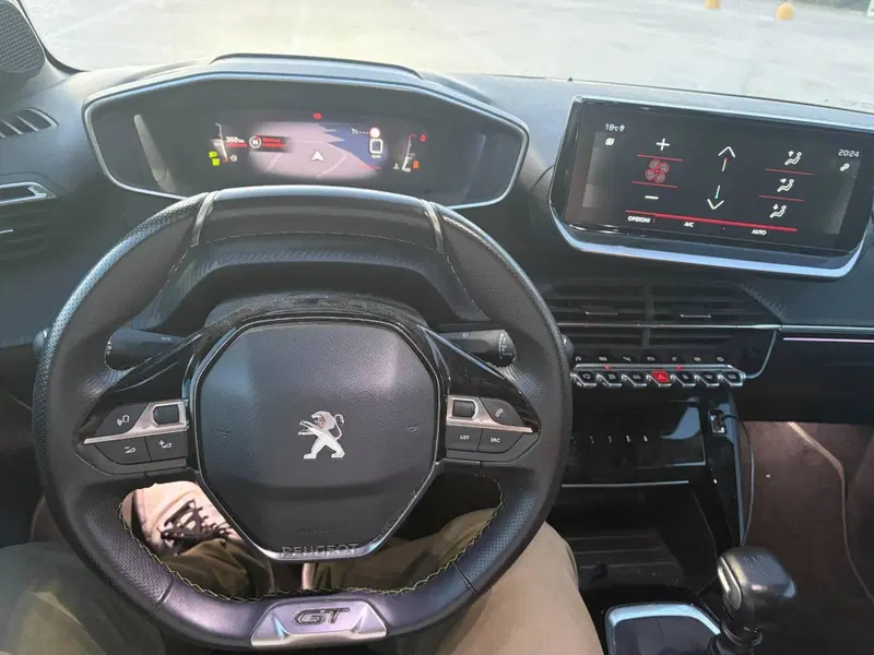 Peugeot 208 usata a Pescara (10)