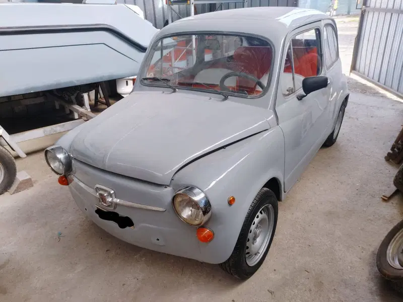 Fiat Zastava 750  d'epoca a Napoli