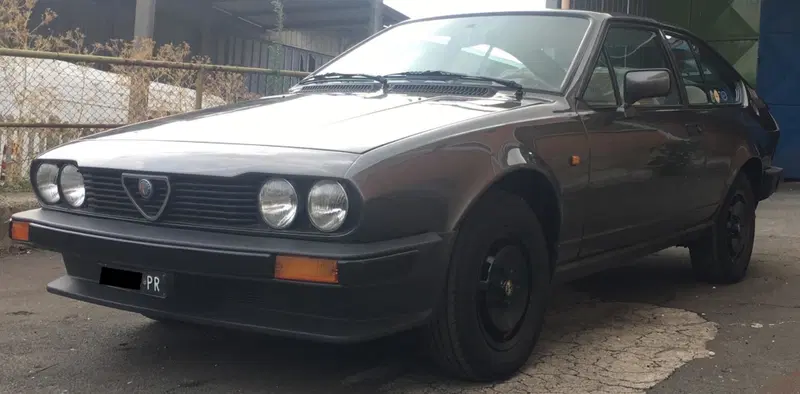 Alfa Romeo gtv 2.0 d'epoca a Roma (3)