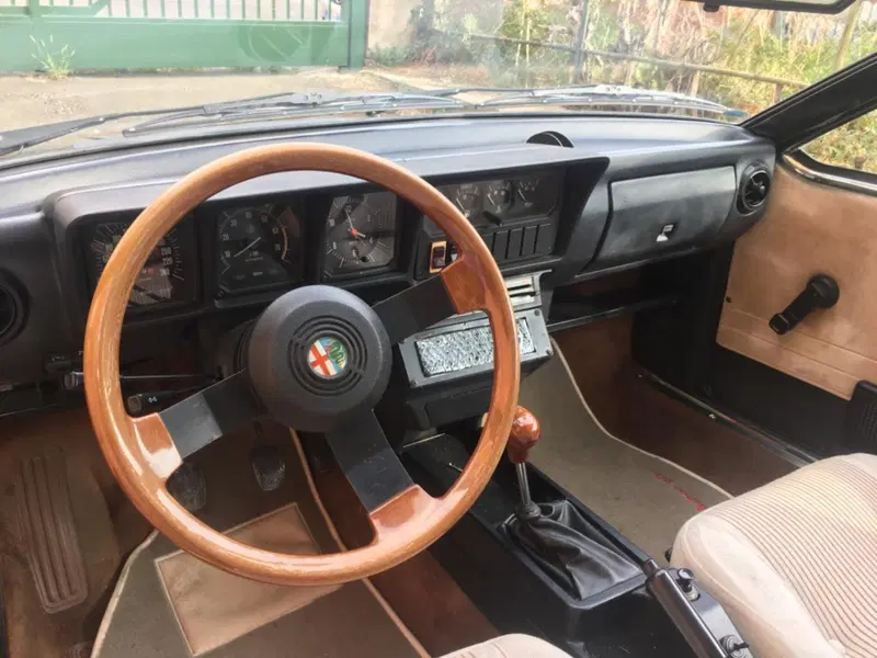 Alfa Romeo gtv 2.0 d'epoca a Roma (7)