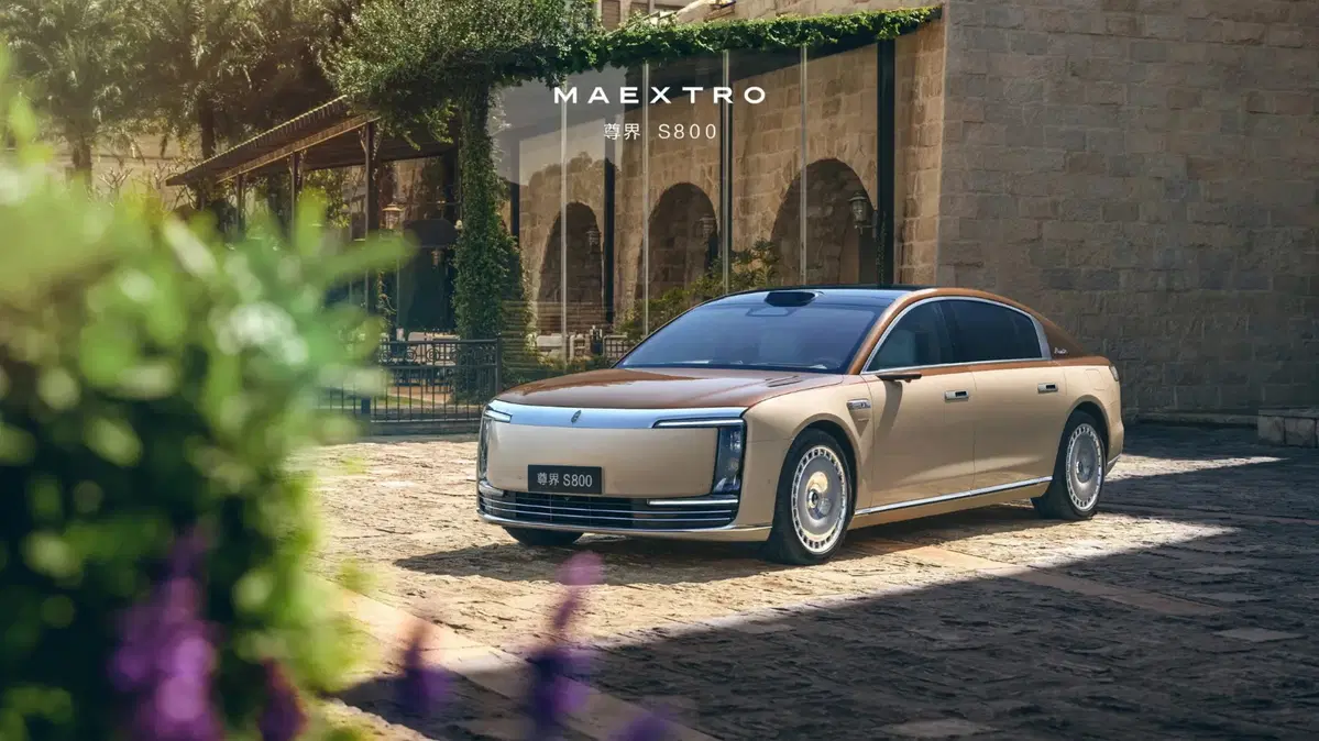 Oro, tecnologia e un prezzo da élite: debutta Maextro S800 Grand Design (2)