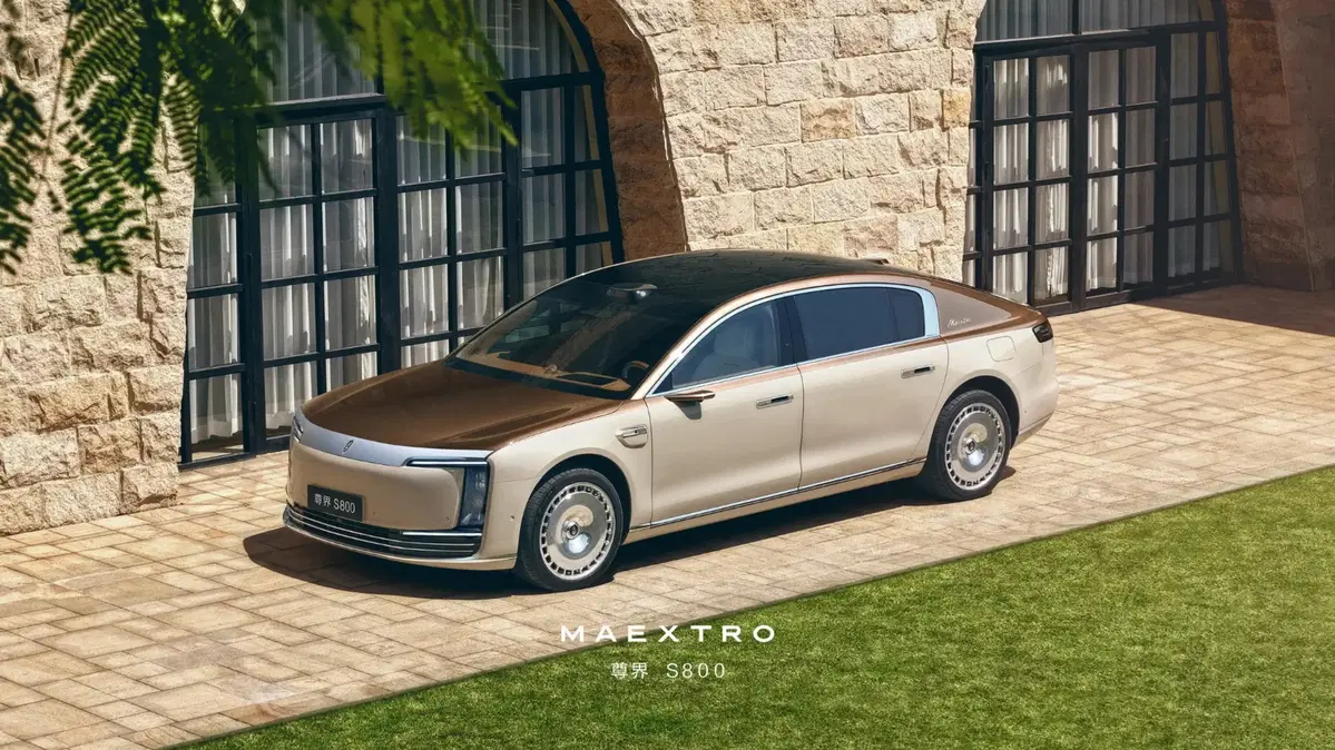 Oro, tecnologia e un prezzo da élite: debutta Maextro S800 Grand Design (4)