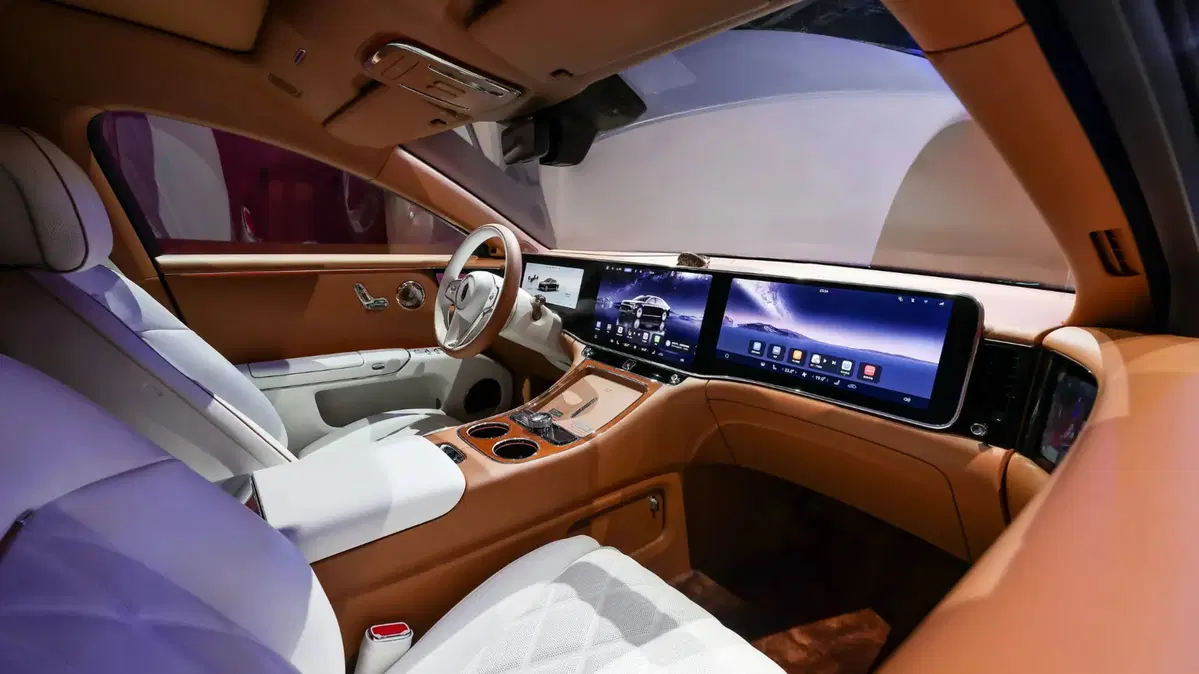 Oro, tecnologia e un prezzo da élite: debutta Maextro S800 Grand Design (8)