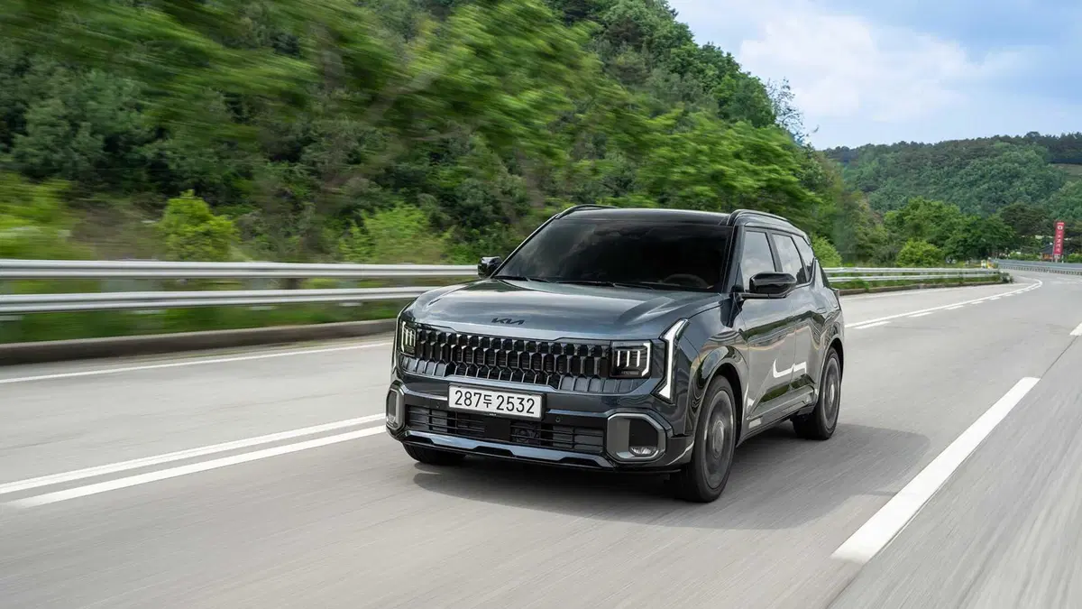 Nuova Kia Seltos 2026: Il SUV compatto cambia tutto, diventa Ibrido e punta sull'Intelligenza Artificiale