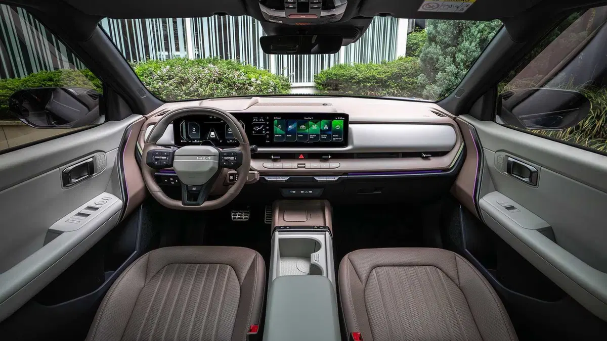Nuova Kia Seltos 2026: Il SUV compatto cambia tutto, diventa Ibrido e punta sull'Intelligenza Artificiale (9)