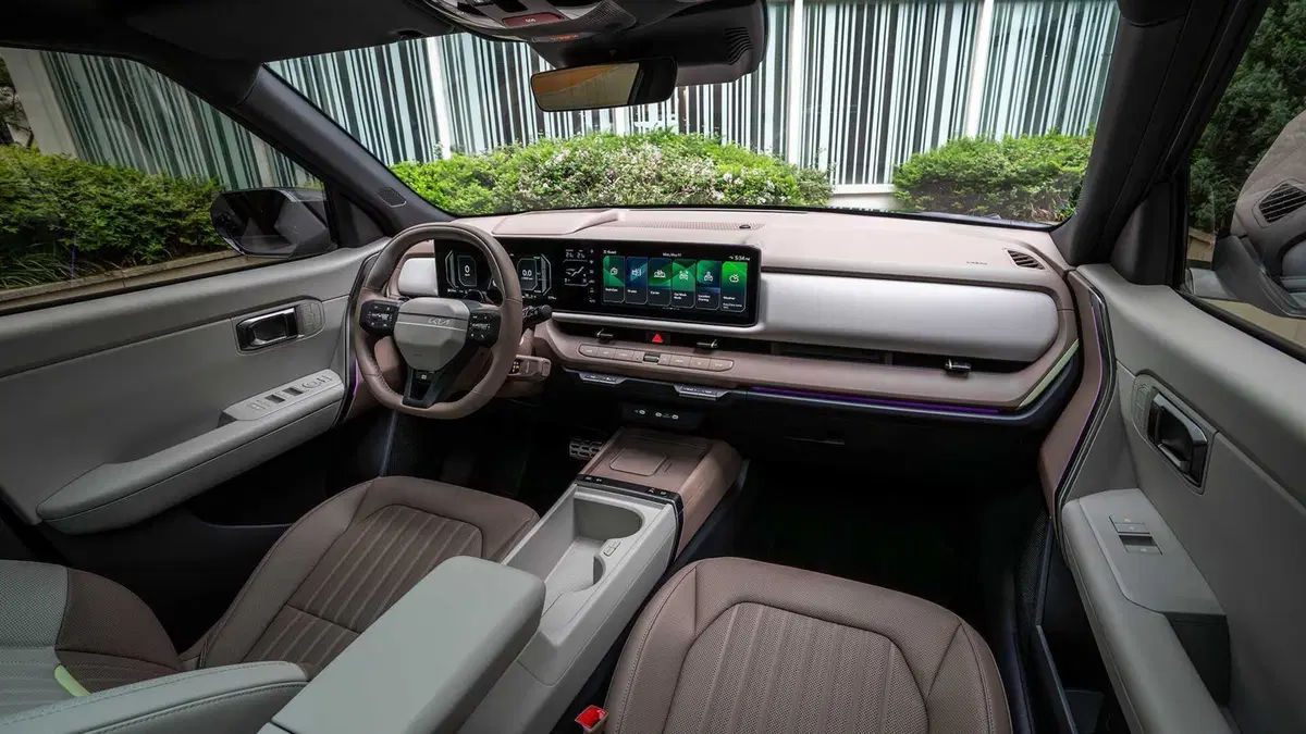 Nuova Kia Seltos 2026: Il SUV compatto cambia tutto, diventa Ibrido e punta sull'Intelligenza Artificiale (10)
