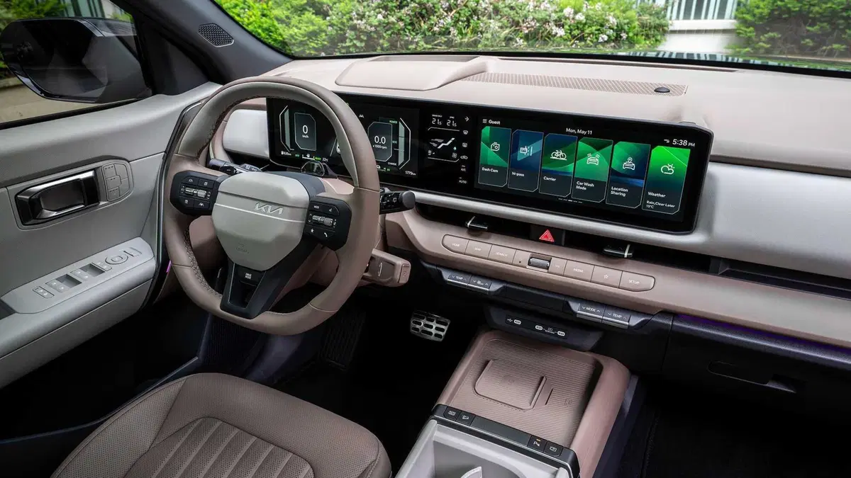 Nuova Kia Seltos 2026: Il SUV compatto cambia tutto, diventa Ibrido e punta sull'Intelligenza Artificiale (13)