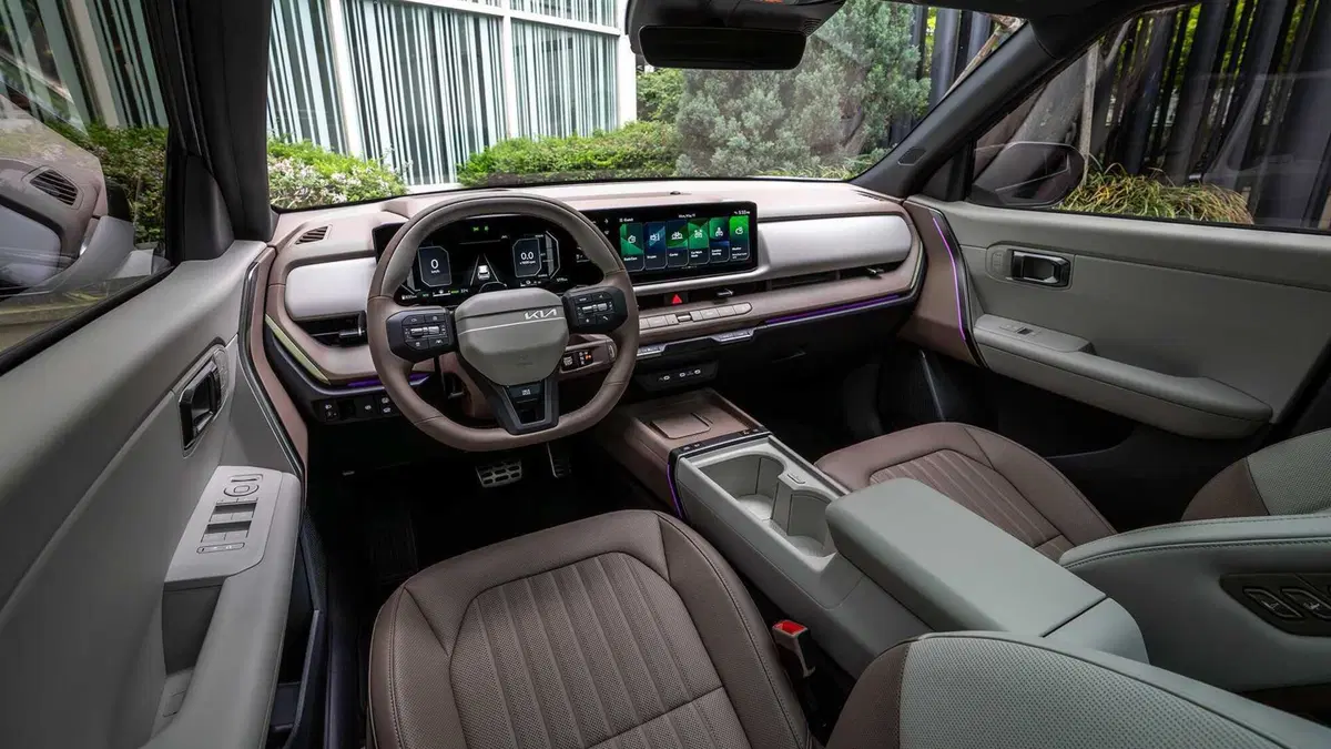 Nuova Kia Seltos 2026: Il SUV compatto cambia tutto, diventa Ibrido e punta sull'Intelligenza Artificiale (12)