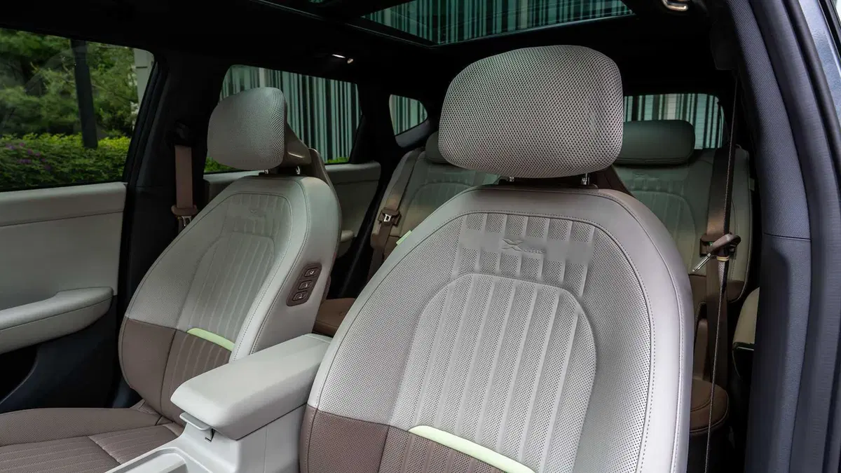 Nuova Kia Seltos 2026: Il SUV compatto cambia tutto, diventa Ibrido e punta sull'Intelligenza Artificiale (16)