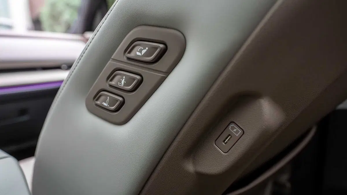 Nuova Kia Seltos 2026: Il SUV compatto cambia tutto, diventa Ibrido e punta sull'Intelligenza Artificiale (23)